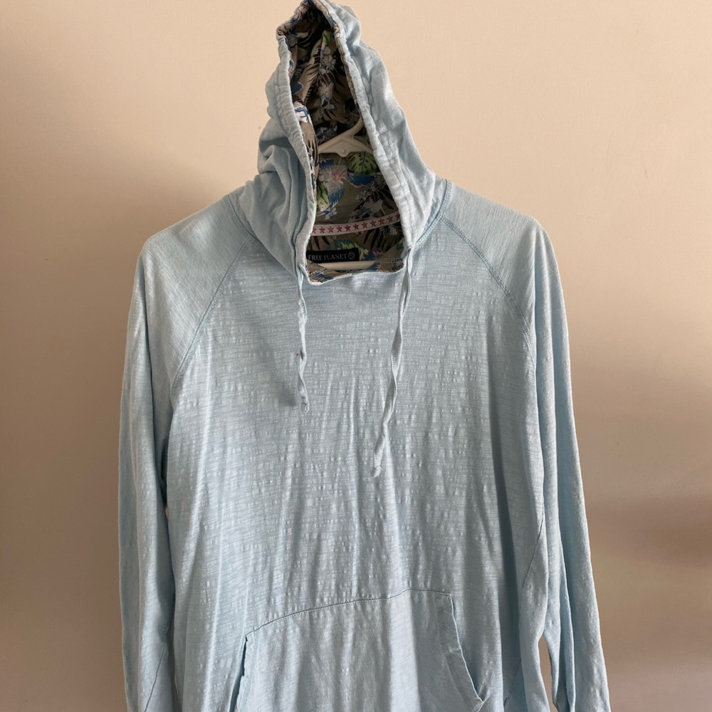 Gently Used Free Planet Hoodie✌🏽🌺🌎